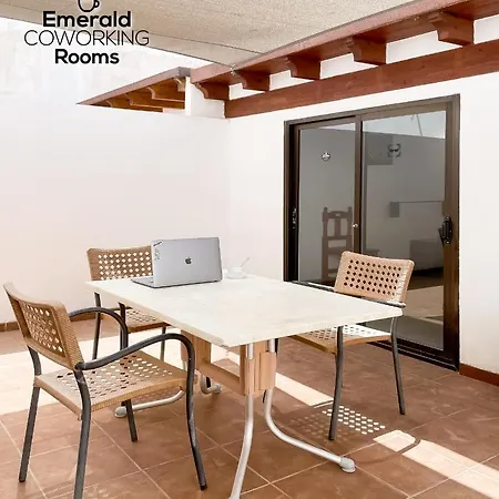 Casa Esmeralda Apartment *